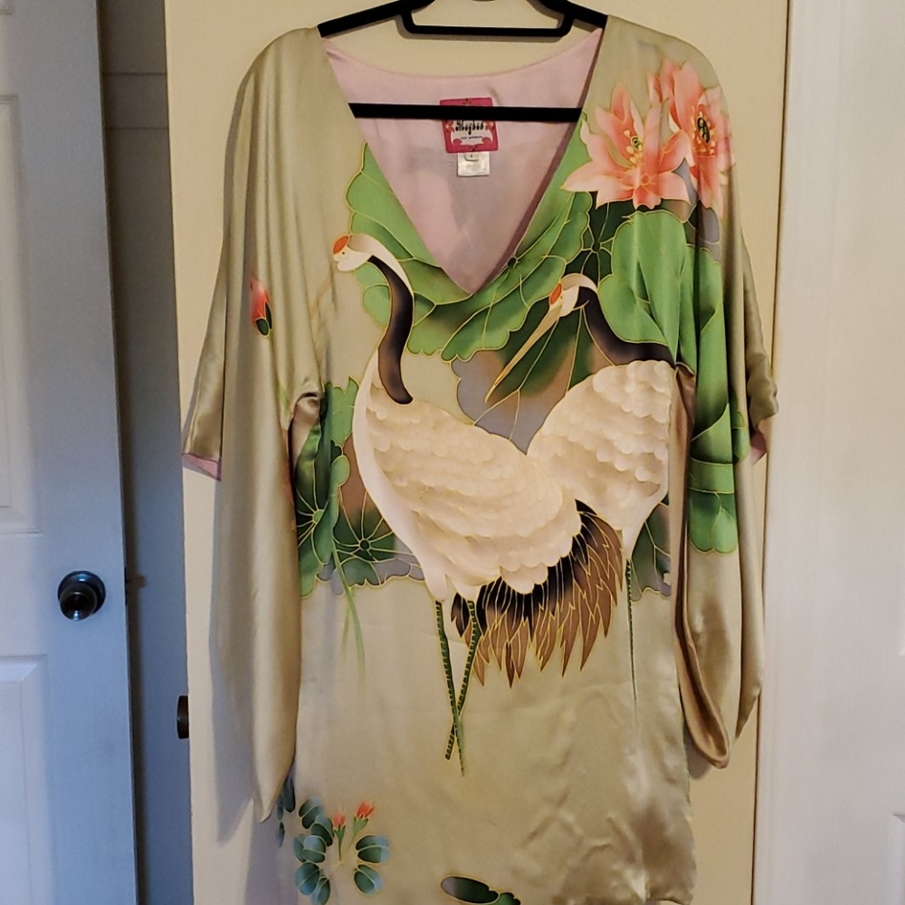 100% silk mini dress, with wide sleeves